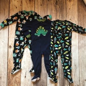 Carter’s one piece footie zipper pj’s size 3T.
